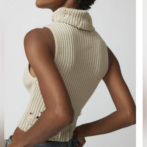 UO SLEEVELESS TURTLENECK SWEATER Urban Outfitters - Picture 6 of 10